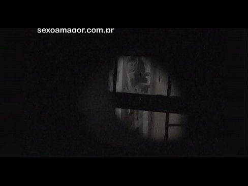 ❤️ Lourinho é secretamente filmado por um voyeur de bairro escondido atrás de tijolos ocos Porno real vídeo em nós pt-br.hentaivost.ru ☑