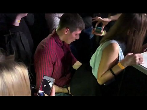 ❤️ Sexo real em uma boate russa. Menina russa de 18 anos no ânus e vagina fodida em uma casa noturna Porno real vídeo em nós pt-br.hentaivost.ru ☑